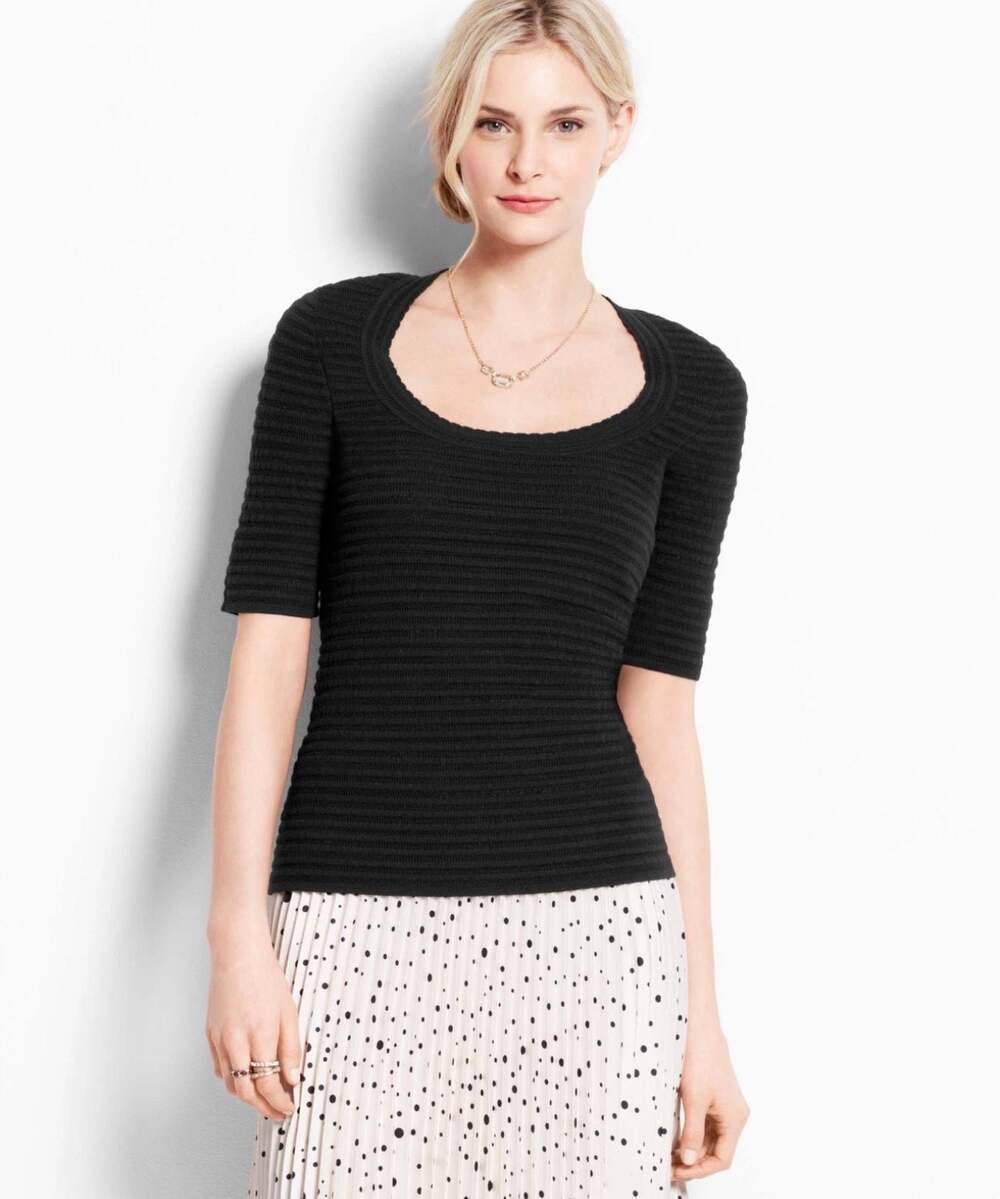 Ann Taylor Black Textured Scoop Neck Short Sleeve Sweater Medium
